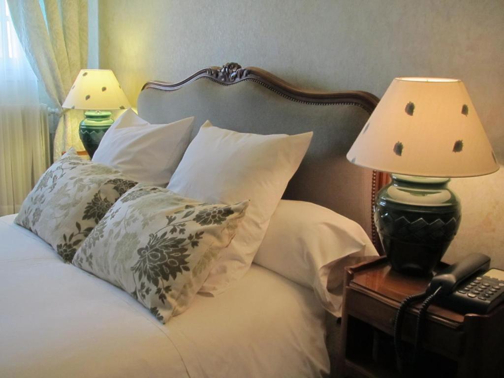 Chateau Beau Jardin Hotell Gaillan-en-Médoc Rom bilde